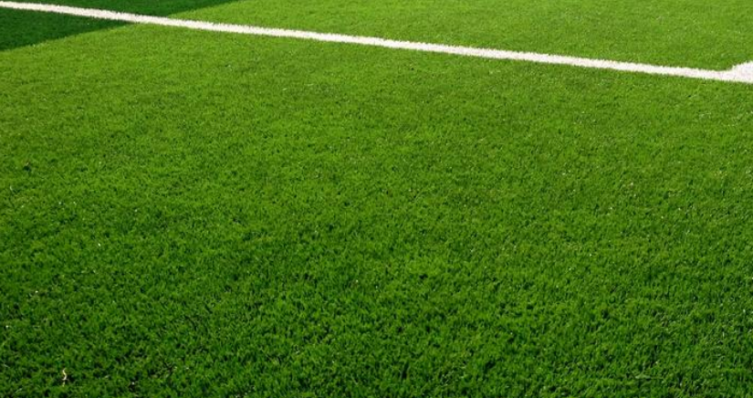 立美地板：东莞足球草坪优选，足球人造草坪场地铺设 + 多场景施工
