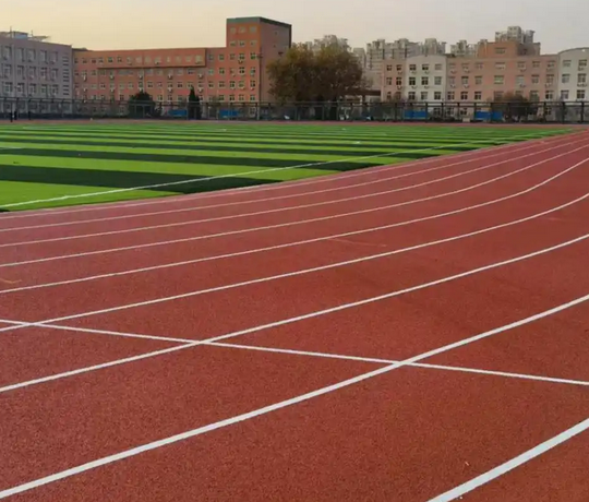 立美地板：深圳学校塑胶跑道铺装优选，场地跑道塑胶厂家直供
