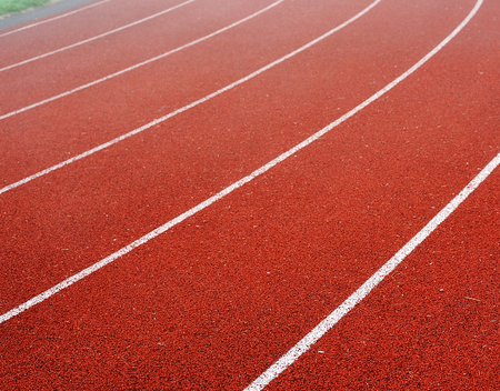 立美地板：混合式橡胶跑道厂家，东莞塑胶跑道工程全覆盖