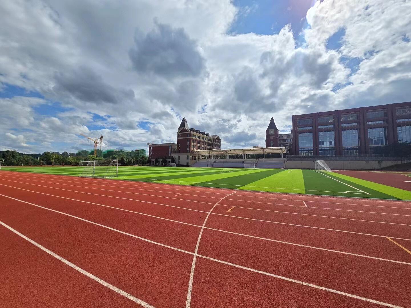 东莞学校橡胶跑道怎么选？