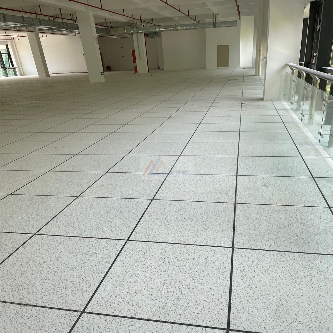 地面找平偏差大，防静电地板施工处理方案